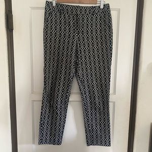 Black and white patterns Capri pants